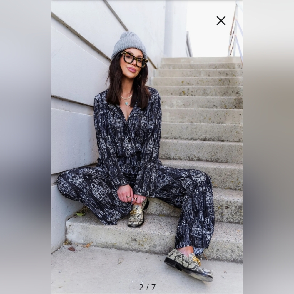 NWT/ lala Interstellar Astronauts Long Sleeve Plissé Top & High Waist Pants - Picture 2 of 13